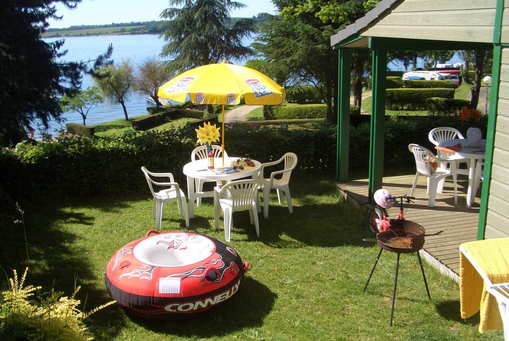 Beau-Rivage Du Lac De Pareloup Hotel Salles-Curan Exterior foto
